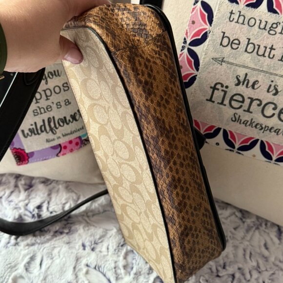 EUC COACH Georgie Shoulder Bag in Blocked Signature Canvas - Picture 6 of 13